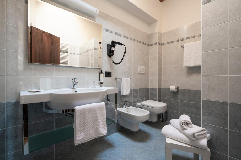 Bathroom 4, Hotel Coste, Brescia