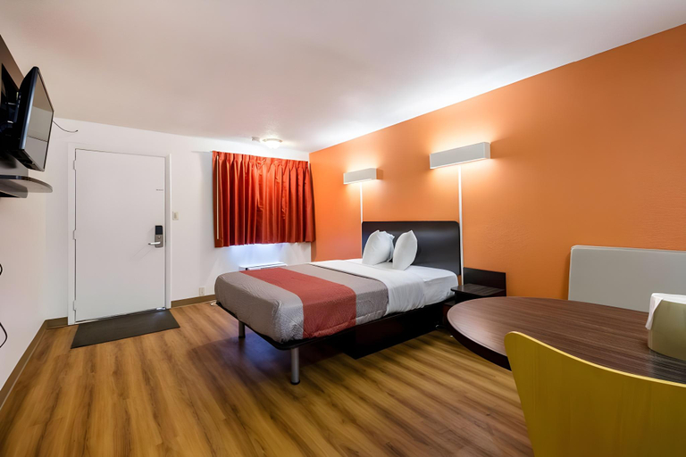 Bedroom 4, Hotel 465 By Regency, Indianapolis