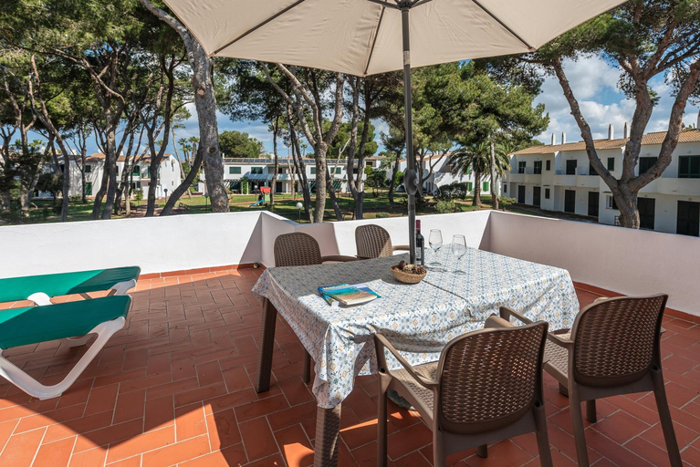 Food & Drinks 5, Apartamentos Las Brisas I & II, Baleares