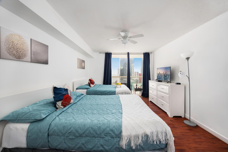 Bedroom 2, Two Bedroom Oceanview Apartment in Brickell, Miami-Dade