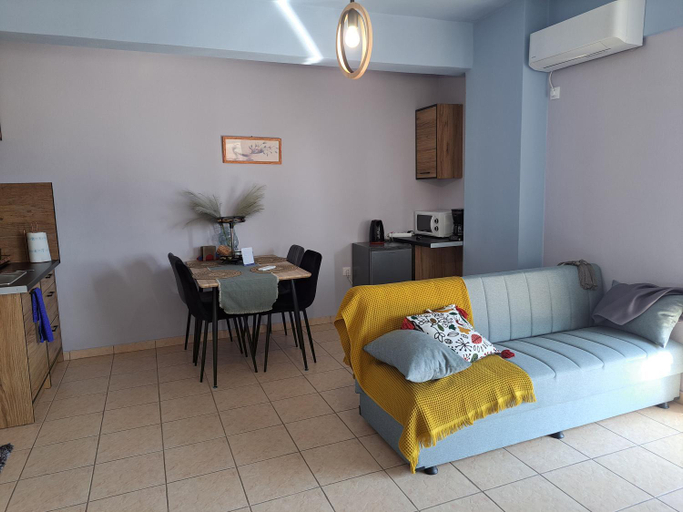 Others 4, Seashell Apartment, Attica
