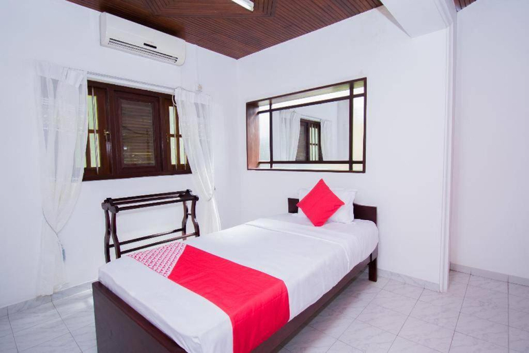 Bedroom 2, Heritage Samanthanna, Baddegama