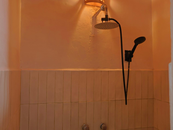 Bathroom, La Redonda Surf Hostel Sayulita, Compostela