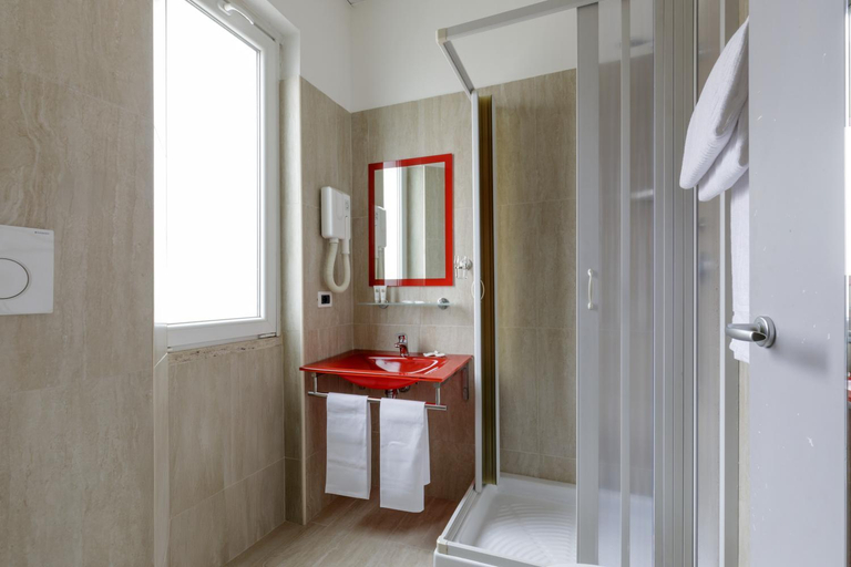 Bathroom 4, Hotel Marc'Aurelio, Rome