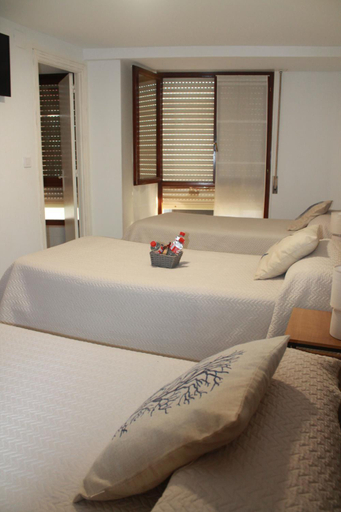 Bedroom 2, Hospedaje Amarantos, Cantabria