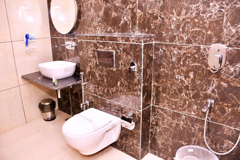 Bathroom 3, Hotel Saif Ranthambore, Sawai Madhopur