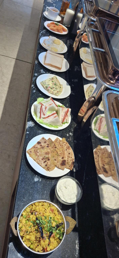 Food & Drinks, Qotel Signature Golf Course Road & Sector 53, Gurgaon