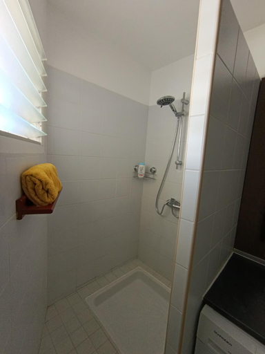 Bathroom 3, Une vague de plaisir, Studio tout confort en bord de plage avec piscine a Saint-Francois, Saint-François