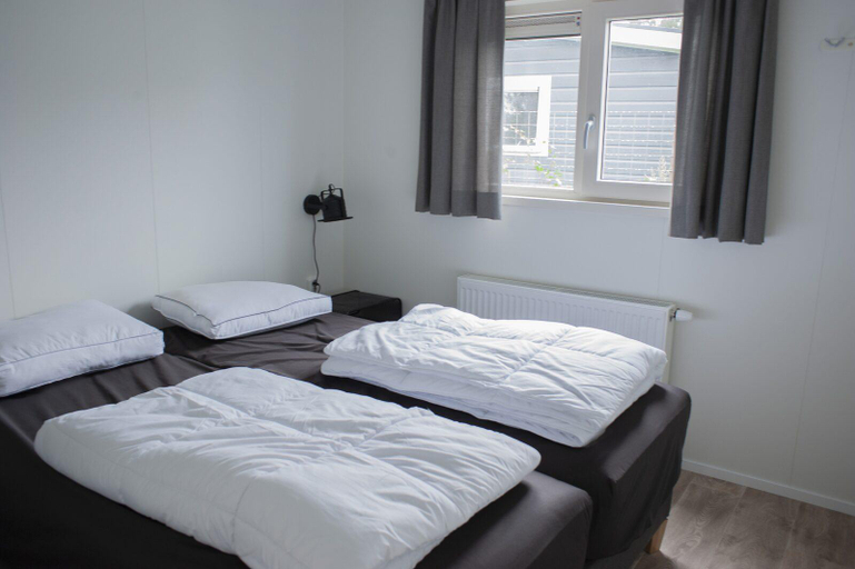 Bedroom 2, Six-persoons Veluwelodge XL, Barneveld