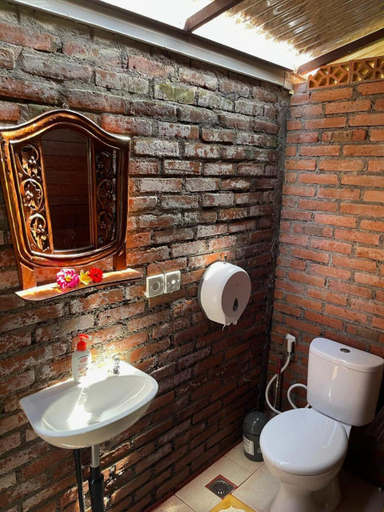 Bathroom 5, Ketewel Bed & Breakfast Yoga Room, Gianyar