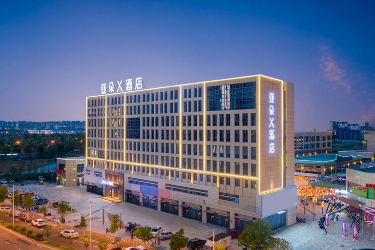 Exterior & Views
