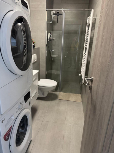 Bathroom 3, Bajcsy corner apartment, Debrecen
