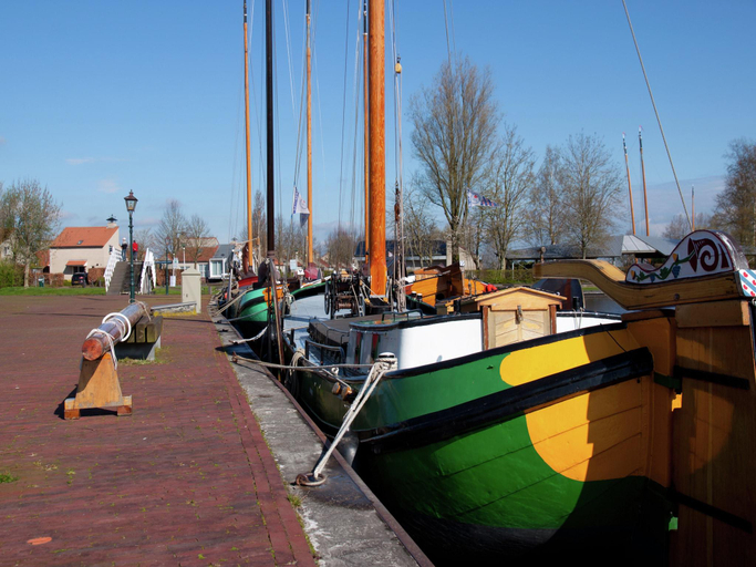Others 4, holiday home with private terrace, Skarsterlân