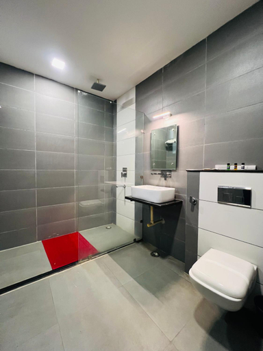 Bathroom 3, Shiv Kothi - Homestay, Agra