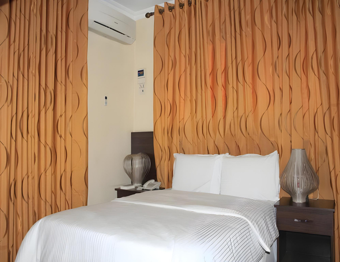 Others 5, Tyndale Residence Ltd, Akinyele