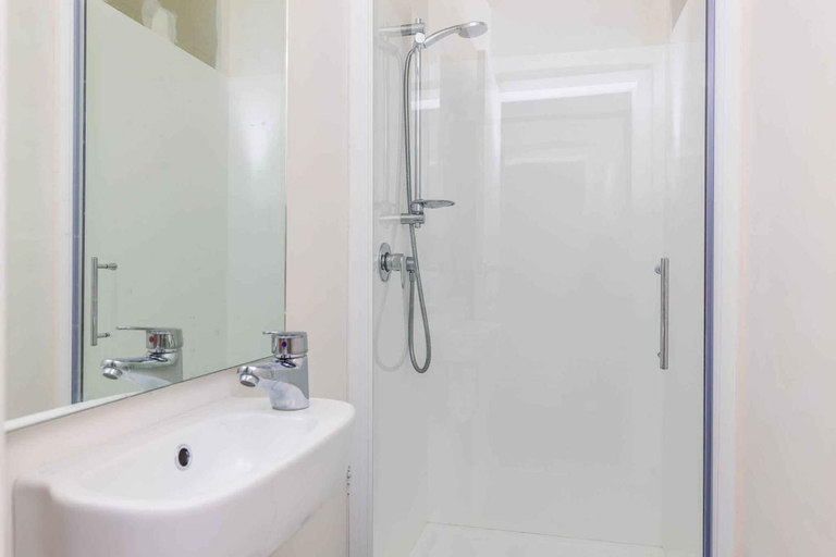 Bathroom, Swan Hotel, Waitakere