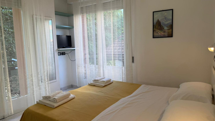 Others 4, Hotel Ambassador Room Only - Self Check-in, Rimini