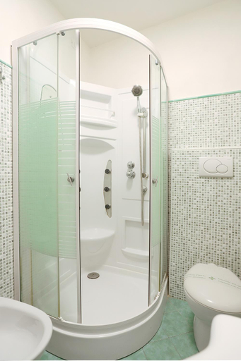 Bathroom 3, duomo palace, Florence