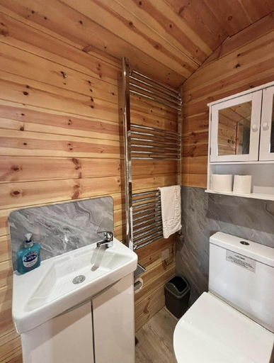 Bathroom 3, Lakeside Fishing Retreats, Lincolnshire