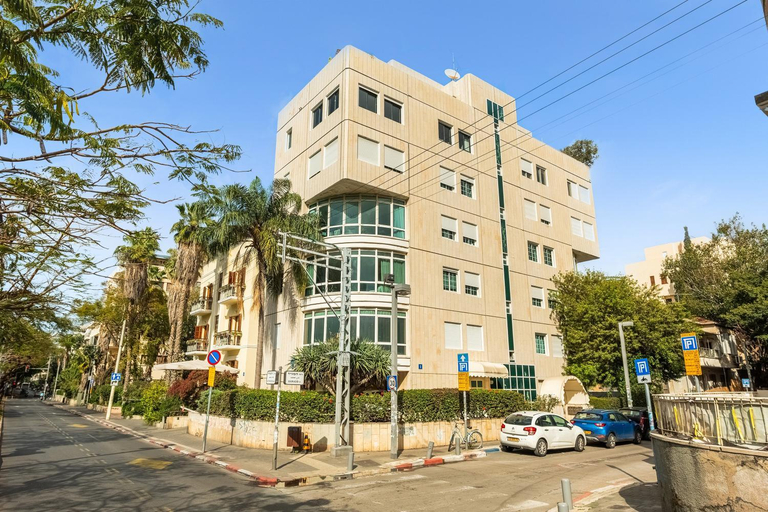 Others 3, Tel Aviv Vacation Apartments