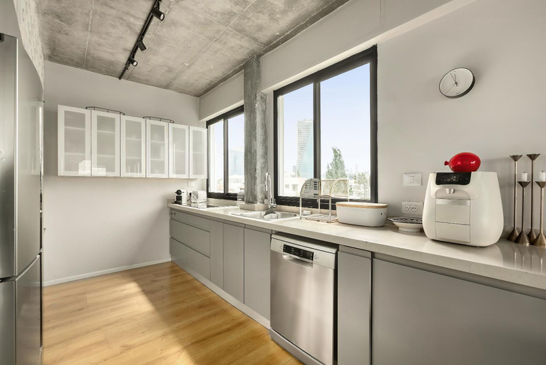 Others 4, Tel Aviv Vacation Apartments
