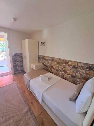 Bedroom 2, Sözer Otel, Ayvalık