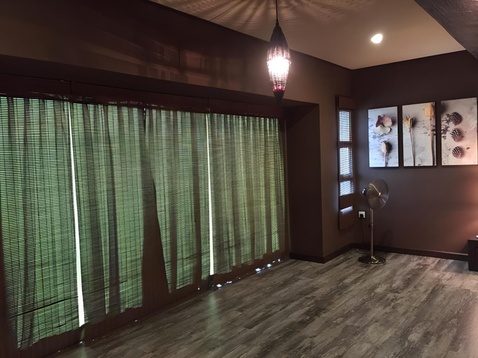 Others 4, Miracle Suite, Kinta