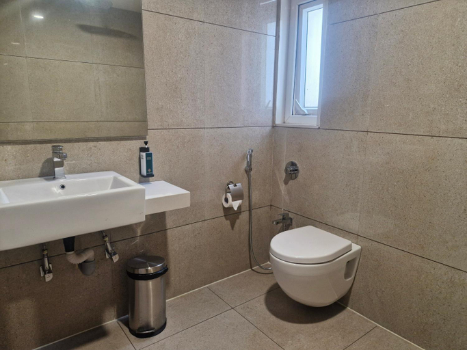 Bathroom 4, Hotel The Qubice Kolhapur, Kolhapur