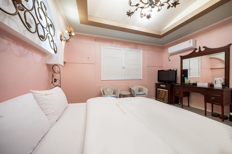 Bedroom 2, Bay Hotel, Haeundae