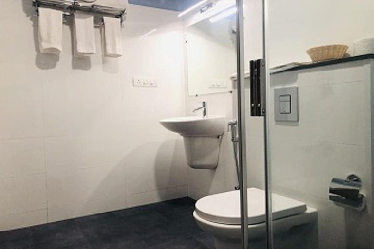 Bathroom, Sreeparthi Hotel, Anantapur