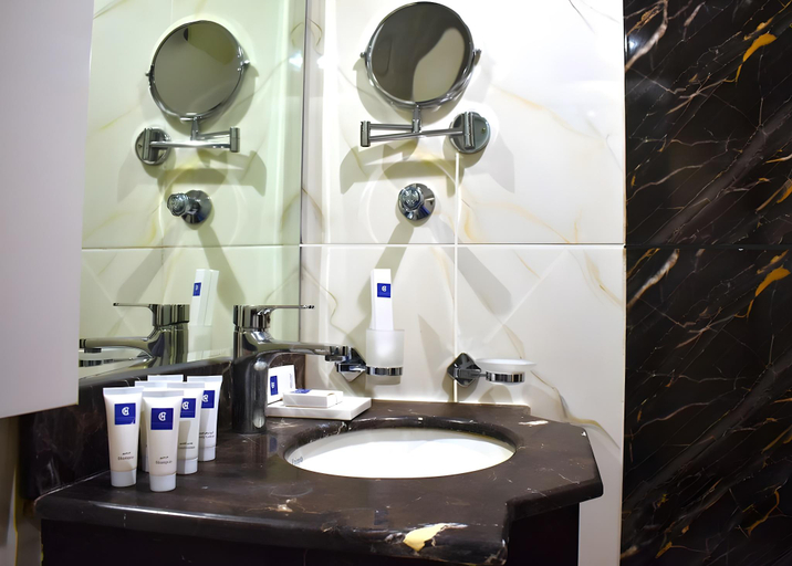 Bathroom 5, Cloud City Hotel