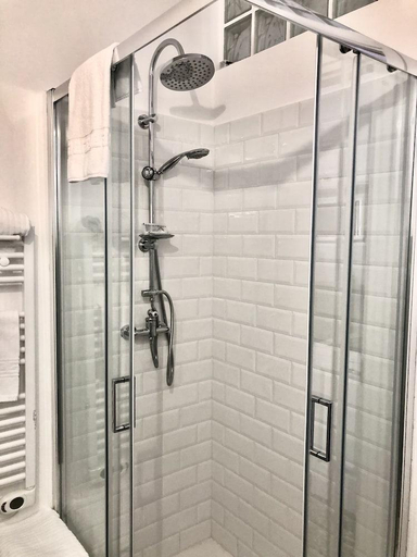 Bathroom 2, B&B dai Mimmi, Bari
