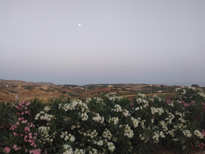 Others 5, LA DAMA BIANCA BOVO MARINA, Agrigento
