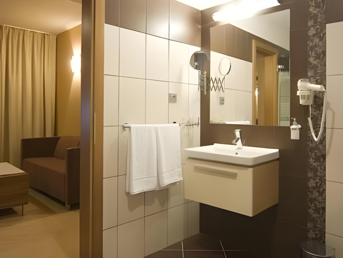 Bathroom 3, Hotel Comfort, Nitra