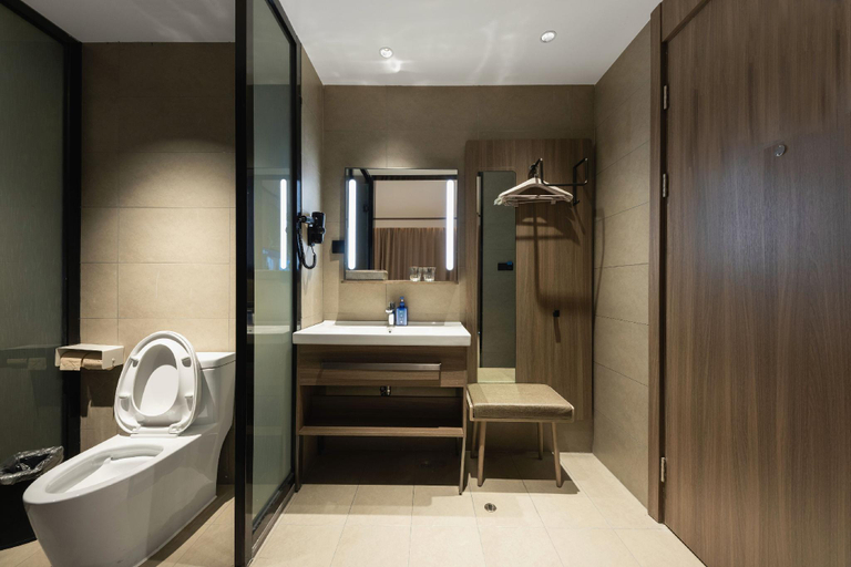 Bathroom 3, Hanting Hotel Huangshi Yangxin High-Speed Railway Station, Huangshi