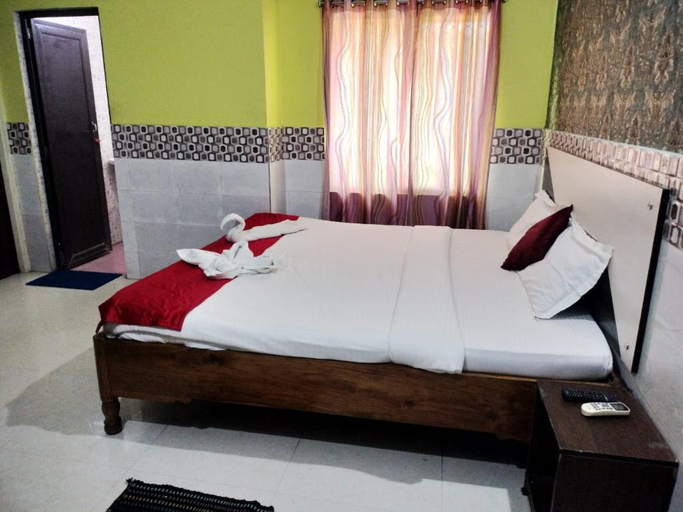 Bedroom 3, DhamStay Hotel Beach Heaven Puri, Puri