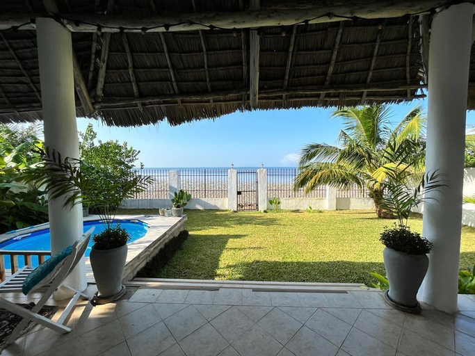 Others 2, Villa Andrea, Magharibi