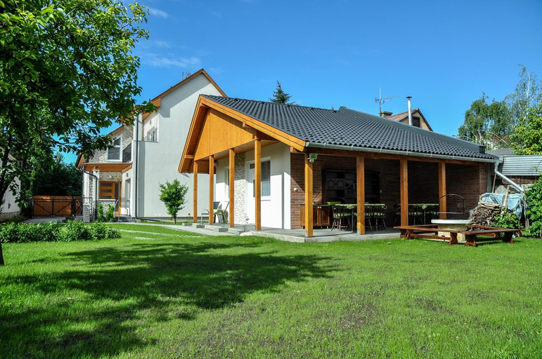 Others 5, Magyar Apartman III., Hajdúszoboszló