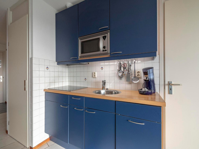 Others 5, Wijde Blick 205 apartment with balcony, Zijpe