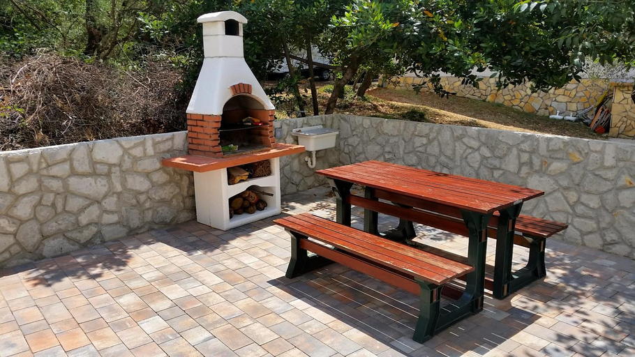 Others 5, Villa Bionda, Malinska-Dubašnica