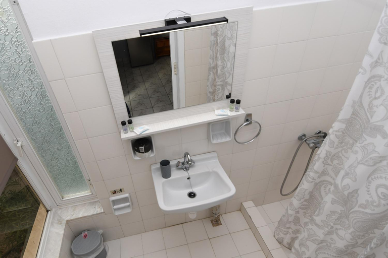Bathroom 3, Kanali Village apartments, Epirus