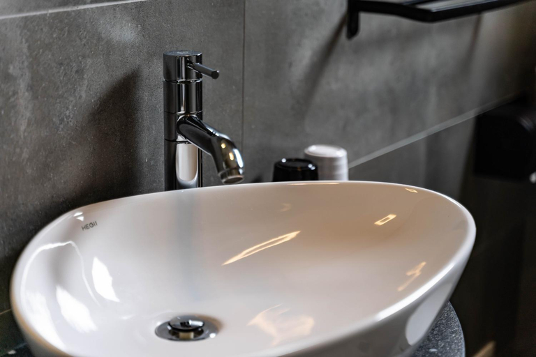 Bathroom 4, Jing Shuhu B&B, Hualien