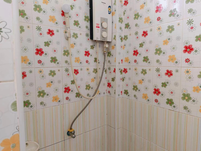 Bathroom 3, Pooma Resort, Tha Mai