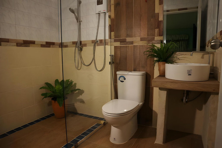 Bathroom 3, Bann Mangkud Khaolak, Takua Pa