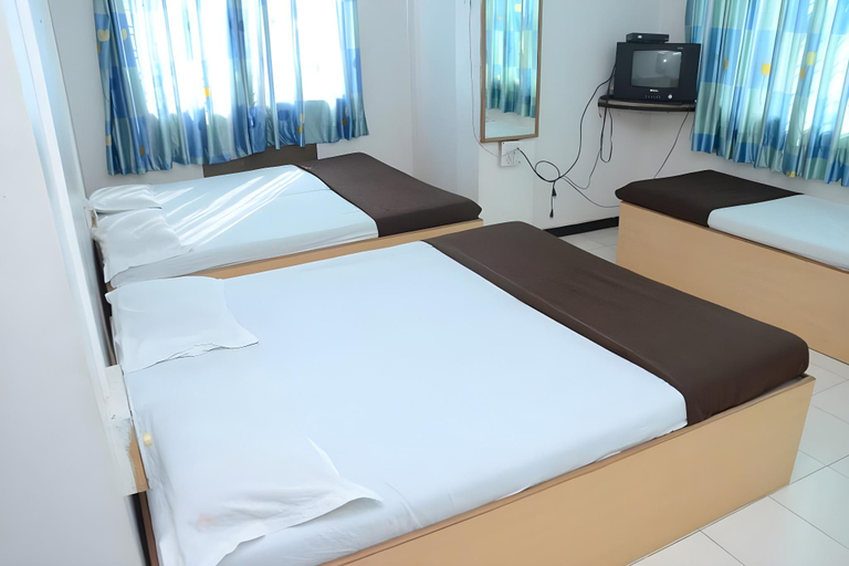 Bedroom 2, Hotel Rahi, Nashik
