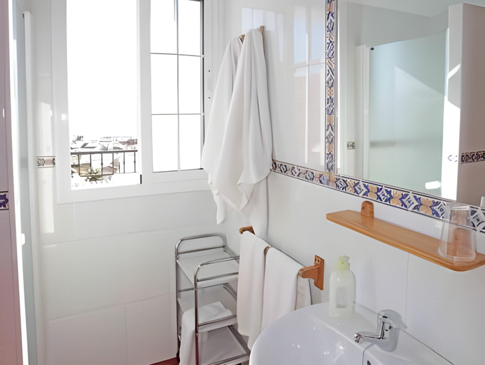 Bathroom 5, Hotel Casa Rosa, Málaga
