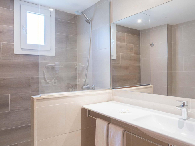 Bathroom 2, Purobeach Resort Santa Ponsa, Baleares