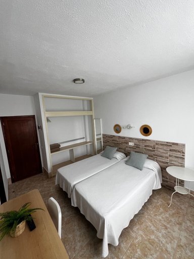 Bedroom 4, Hostal Residencia Cardona, Las Palmas