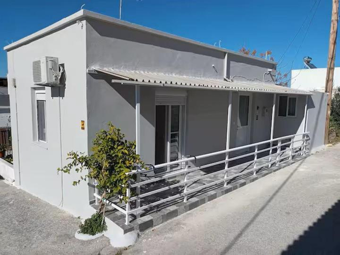 5, The Sun House in Paradisi, South Aegean