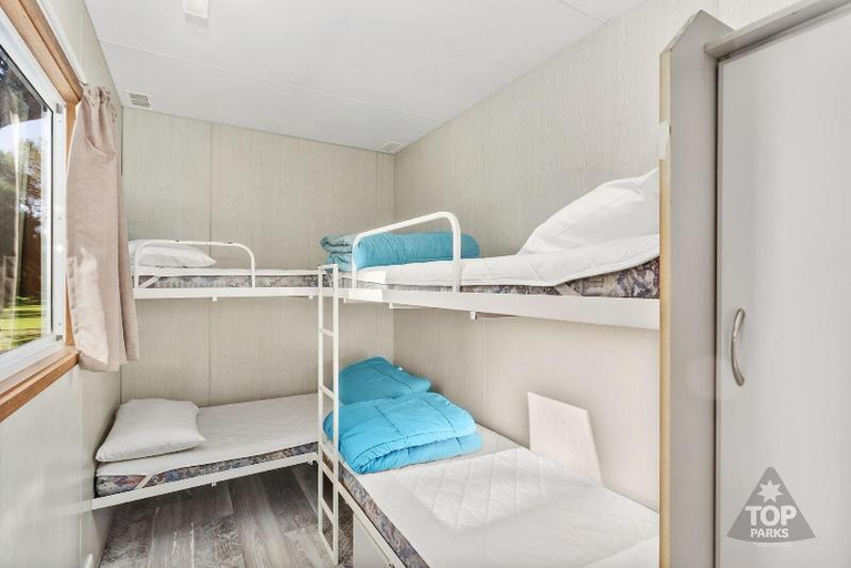 Bedroom 3, Victor Harbor Holiday & Cabin Park, Victor Harbor